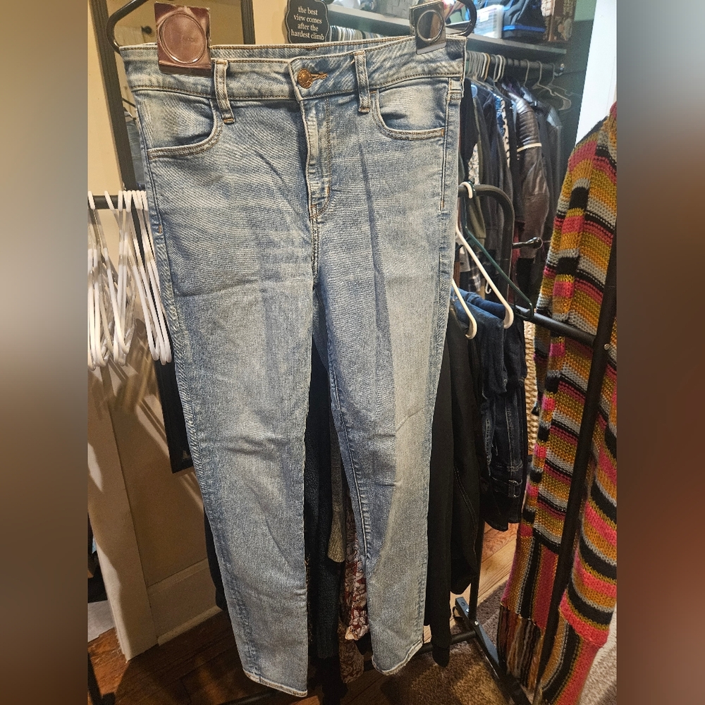 American Eagle Outfitters Light Blue Skinny Jeans